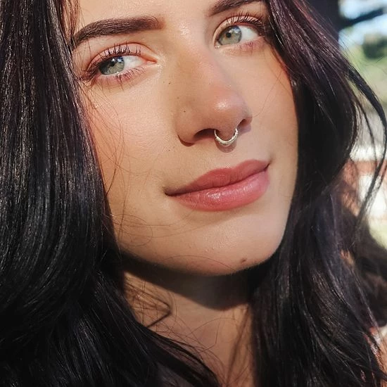 New ✔️ Unbranded 10k Gold & Cubic Zirconia Septum Nose Ring 🥰 - Image 3