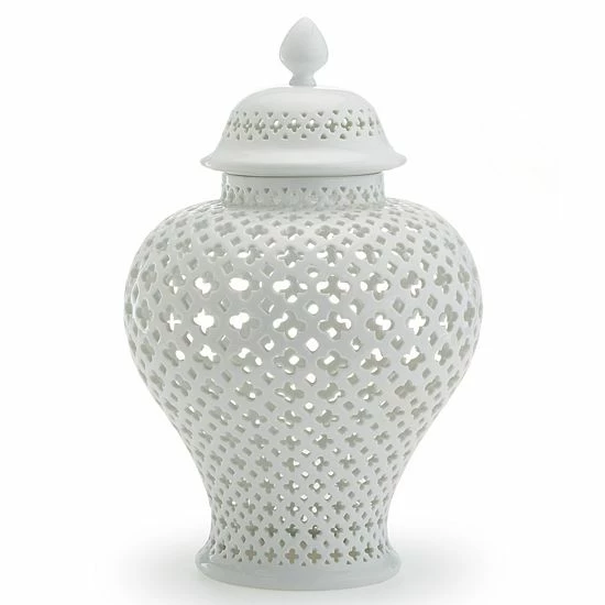 New 🤩 Unbranded Large Pierced Covered Lantern 🥰