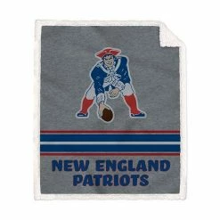 Outlet 👍 Unbranded New England Patriots 50'' X 60'' Vintage Triple Stripe Sherpa Blanket 👍