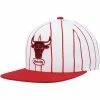 New 🎉 Unbranded Men's Mitchell & Ness White Chicago Bulls Hardwood Classics Pinstripe Snapback Hat 🔔