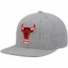 Wholesale 🎁 Unbranded Men's Mitchell & Ness Heathered Gray Chicago Bulls Hardwood Classics Team 2.0 Snapback Hat 🧨