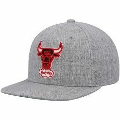 Wholesale 🎁 Unbranded Men's Mitchell & Ness Heathered Gray Chicago Bulls Hardwood Classics Team 2.0 Snapback Hat 🧨